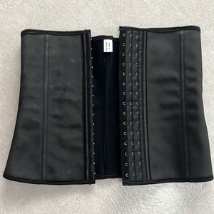 Women’s waist trainer size small